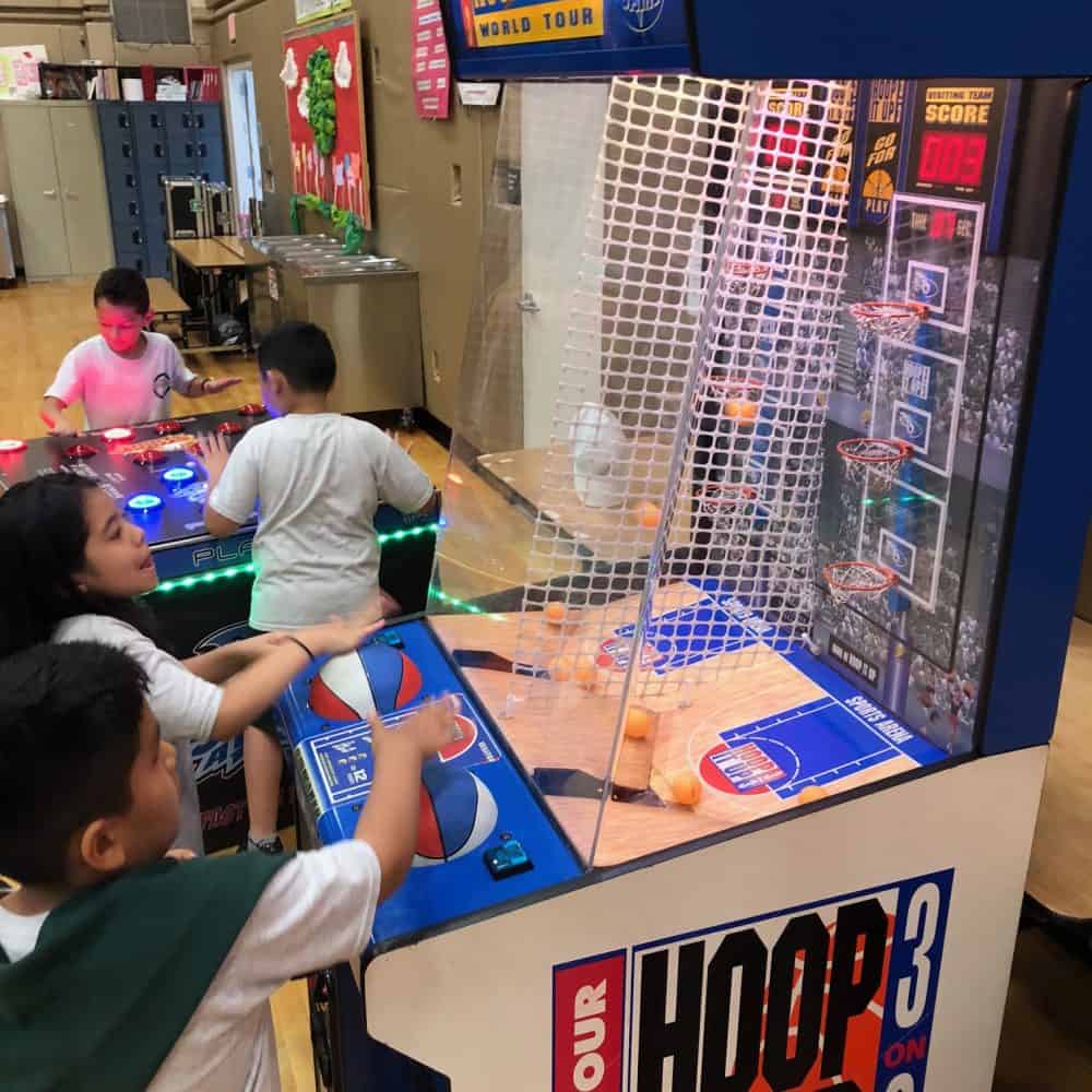 HOOP IT UP Basketball Arcade Game